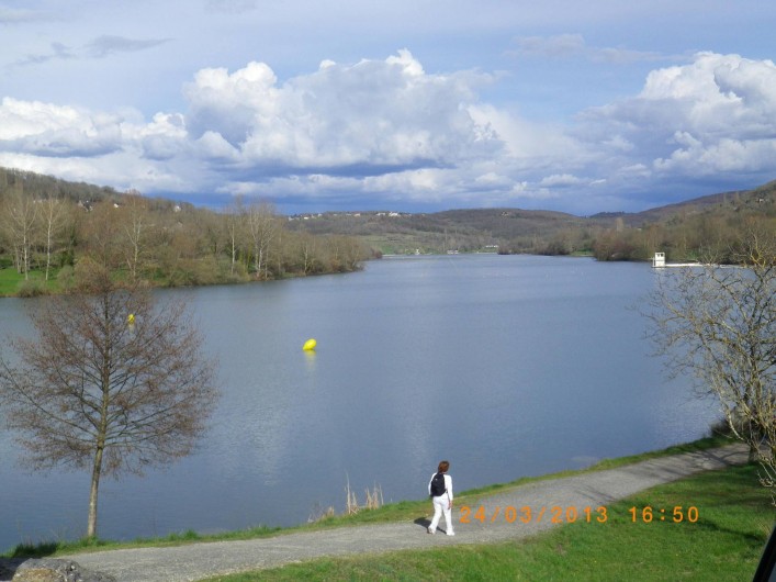 Location de vacances - Villa à Chasteaux - Plan d'eau du Causses