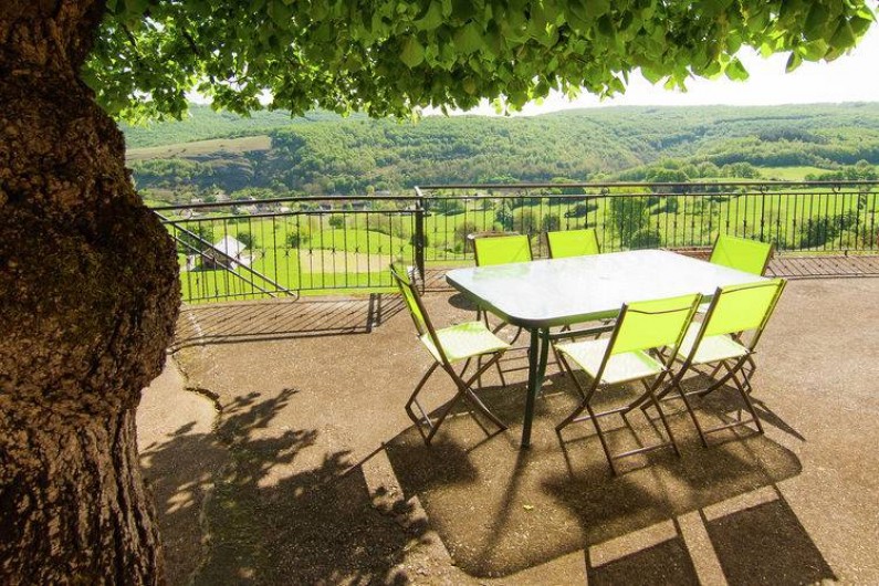 Location de vacances - Villa à Chasteaux - Terrasse