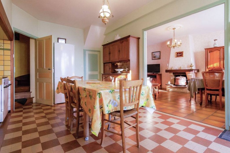 Location de vacances - Villa à Chasteaux - Cuisine / Salle à manger