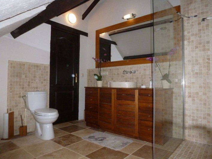 Location de vacances - Villa à Auriac-du-Périgord - SALLE DE BAIN EN SUITE