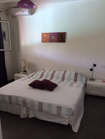 Location de vacances - Villa à Saint-François - CHAMBRE N° 2 PLACARD  3 VANTAUX