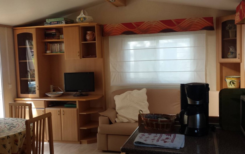 Location de vacances - Camping à Fréjus - Entrée Salon