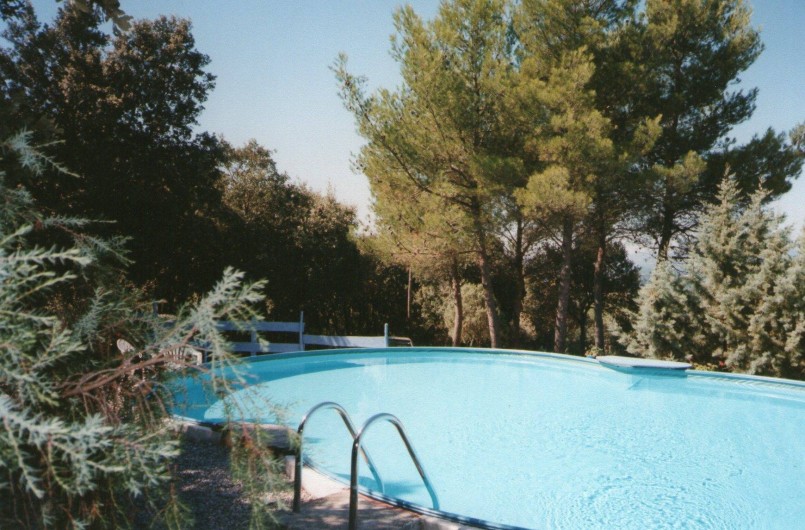 Location de vacances - Roulotte à Aniane - piscine