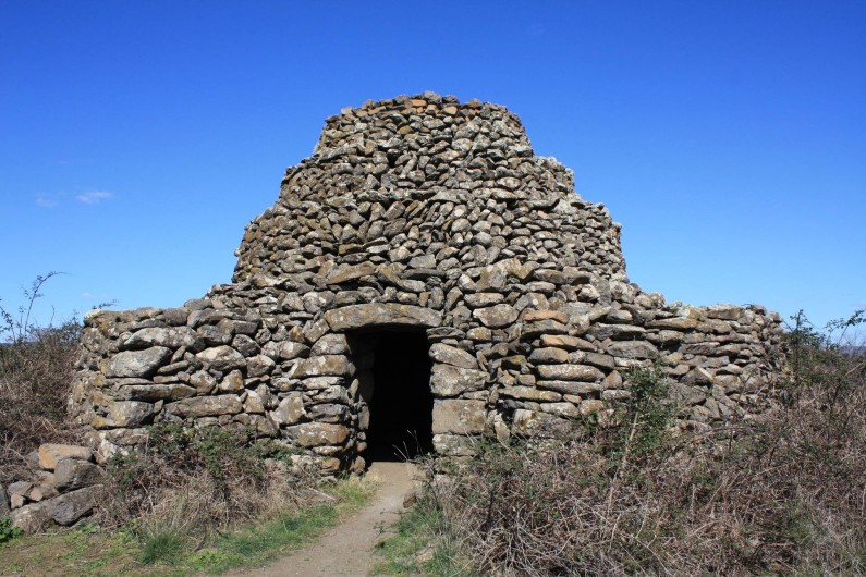 Location de vacances - Roulotte à Aniane - capitelle dans la garrigue