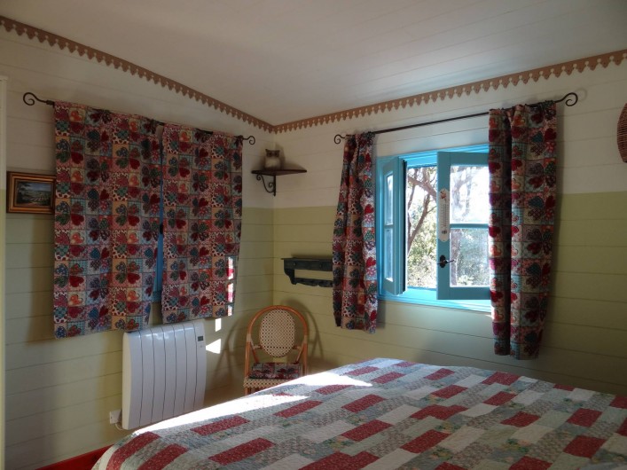 Location de vacances - Roulotte à Aniane - chambre Alégria