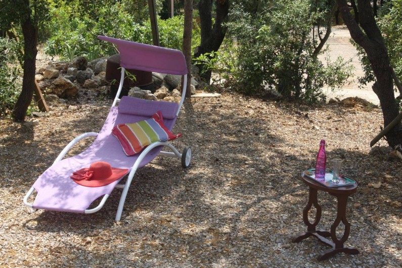 Location de vacances - Roulotte à Aniane - cour côté ouest