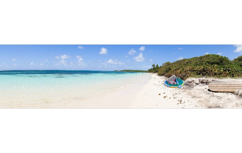 Location de vacances - Villa à Sainte-Anne - Plage la plus proche à environ 600m à pied de la villa.Mer en pente douce.