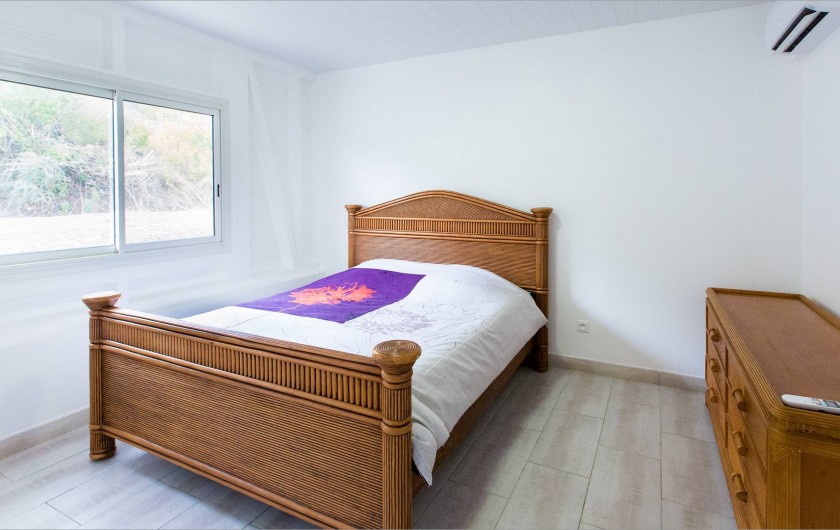 Location de vacances - Villa à Sainte-Anne - lit double 200x160 Toutes les chambres sont climatisées.