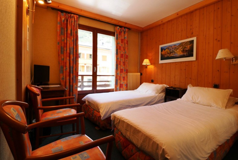 Location de vacances - Hôtel - Auberge à Lanslebourg-Mont-Cenis - L'Alpazur dispose de chambres twin, double, triple et quadruple.