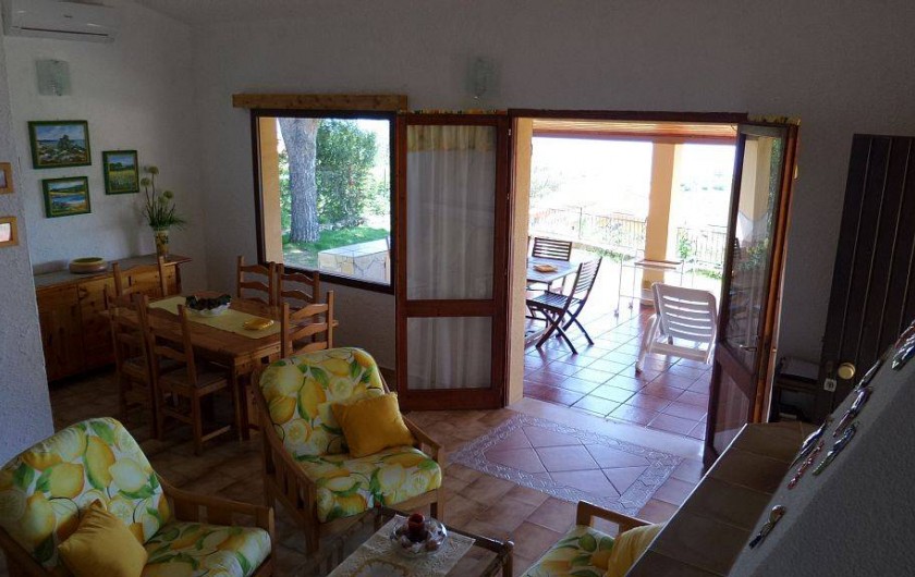 Location de vacances - Villa à Costa Rei - salon - porte sur la verande