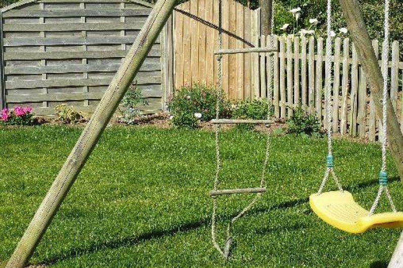 Location de vacances - Gîte à Brélès - Le portique pour le plus grand plaisir de vos têtes blondes.