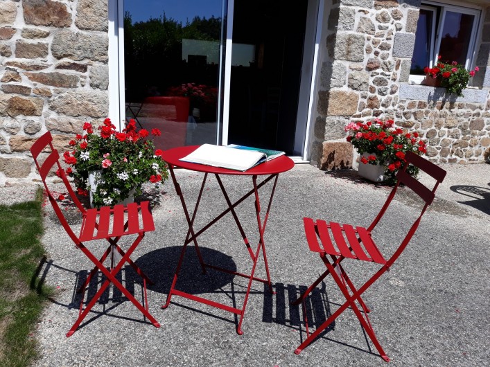 Location de vacances - Gîte à Brélès - Pour le petit café ...ou un peu de lecture...