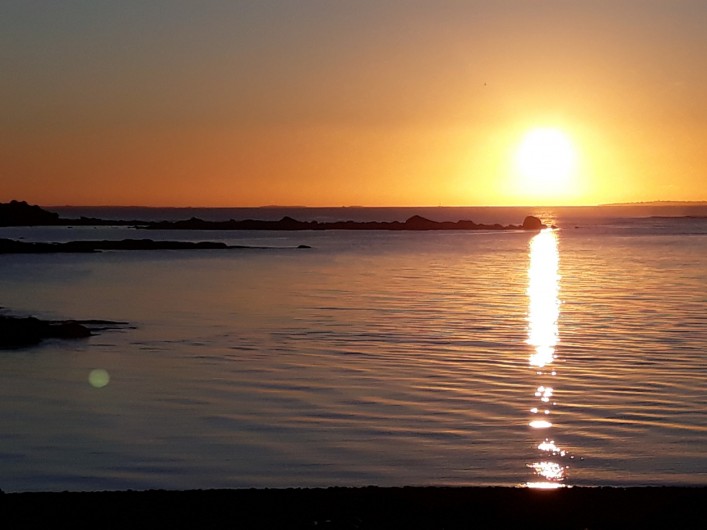 Location de vacances - Gîte à Brélès - Coucher de soleil sur l'aber Ildut à 10mn du gîte..