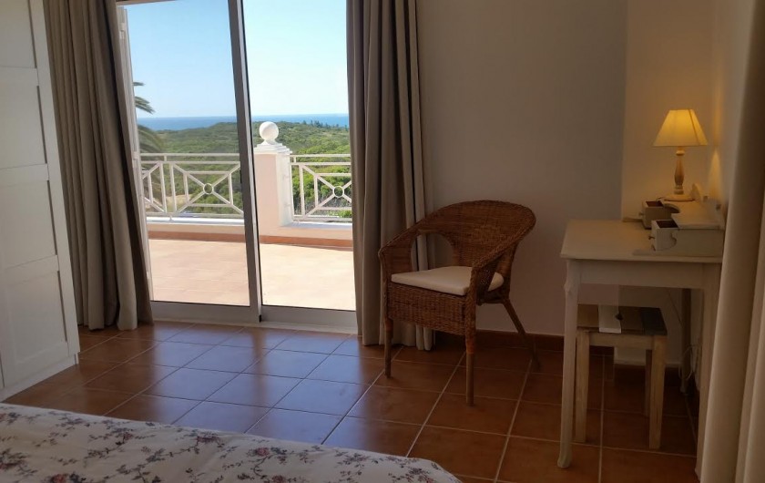 Location de vacances - Villa à Raposeira - Chambre 4 vue mer et parc avec terrasse