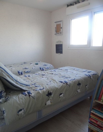 Location de vacances - Appartement à Fort-Mahon-Plage - Vue dunes. 2 lits de 90 X 190