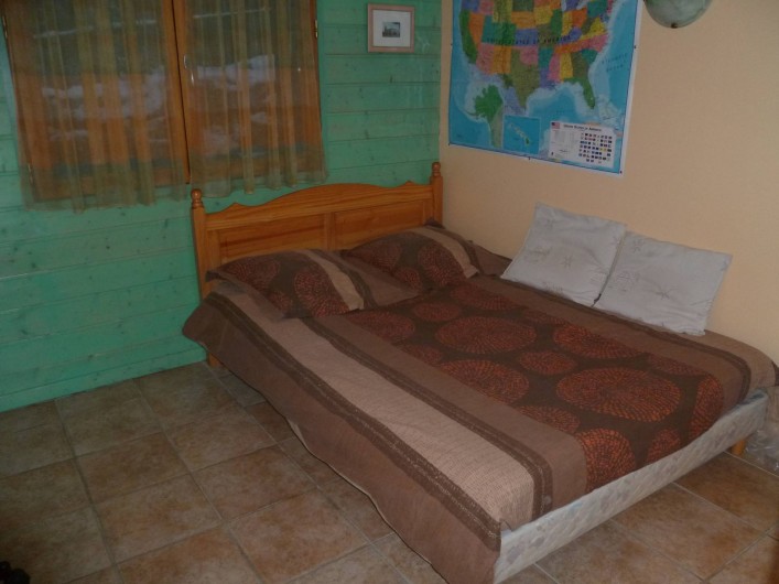 Location de vacances - Chalet à Theys - chambre #1 rdc