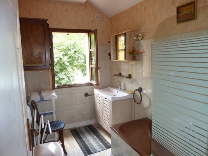 Location de vacances - Gîte à Terrasson-Lavilledieu - SALLE  DE BAIN
