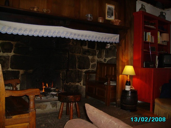 Location de vacances - Gîte à Le Falgoux - Cheminée auvergnate