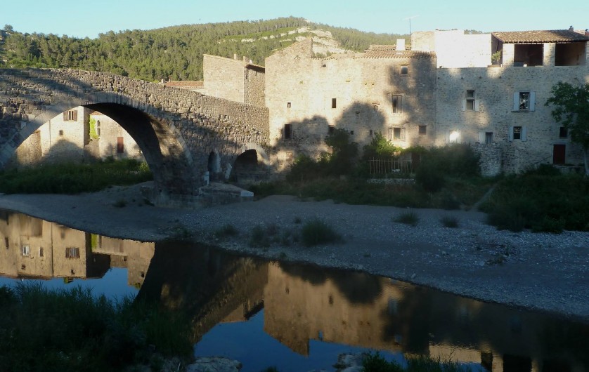 Location de vacances - Appartement à Lagrasse - Au bord de la rivière à l’arrière de la maison