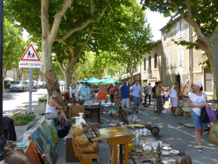 Location de vacances - Appartement à Lagrasse - Brocante à Lagrasse. Une fois par mois, de mai à septembre