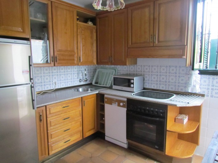Location de vacances - Villa à Matalascañas - Cuisine indépendante (four/micro ondes/frigo freezer/lave vaisselle) .