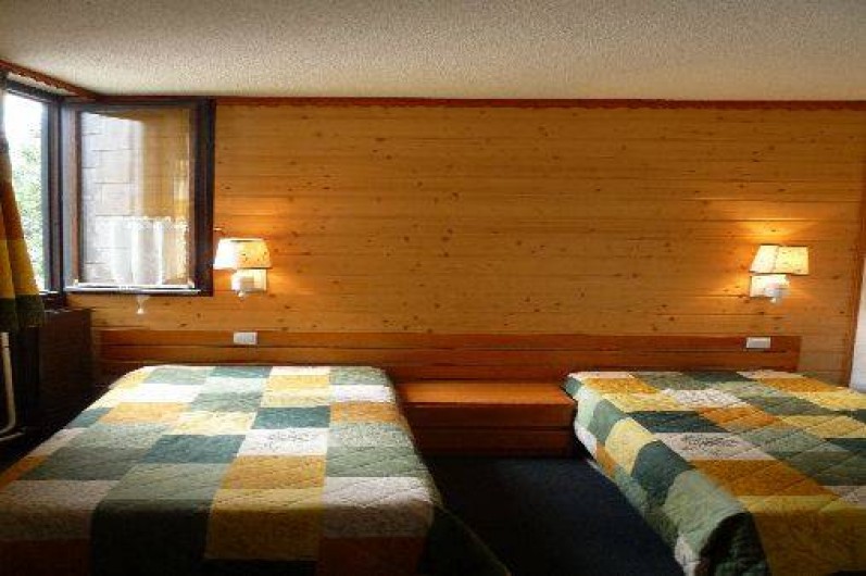 Location de vacances - Appartement à Les Menuires - Chambre : lits séparés