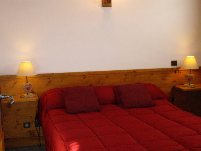 Location de vacances - Appartement à Combloux - Chambre 2 il y a une 3ème chambre avec 2 lits de 80 cm