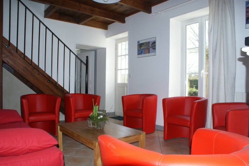 Location de vacances - Gîte à Surgères - Salon télé avec canapé-lit BZ grand confort (160x200cm)