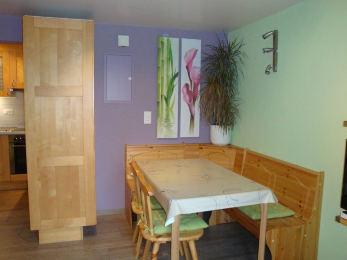 Location de vacances - Appartement à Les Breuleux - coin à manger