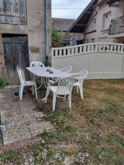 Location de vacances - Appartement à Roussillon-en-Morvan - Terrasse