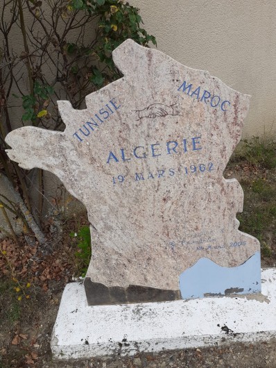 Location de vacances - Appartement à Roussillon-en-Morvan - Pierre historique