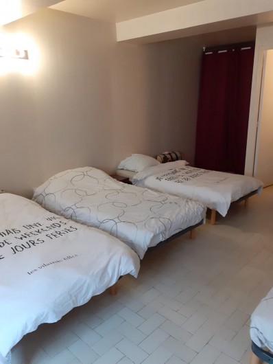 Location de vacances - Appartement à Roussillon-en-Morvan - Chambre