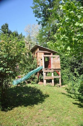 Location de vacances - Villa à Saint-Martin-de-Seignanx - cabane pour les enfants, sous la responsabilité des parents ;-)