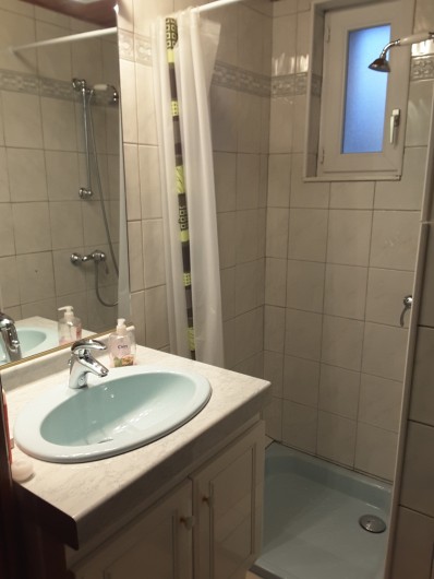 Location de vacances - Gîte à Bussang - Petit Appartement - Salle de douche