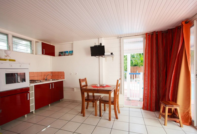 Location de vacances - Appartement à Le Diamant - cuisine/ espace à vivre -bungalow