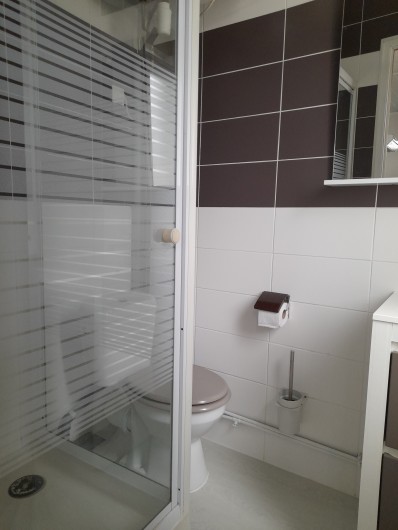 Location de vacances - Studio à Berck - salle d'eau avec cabine de douche