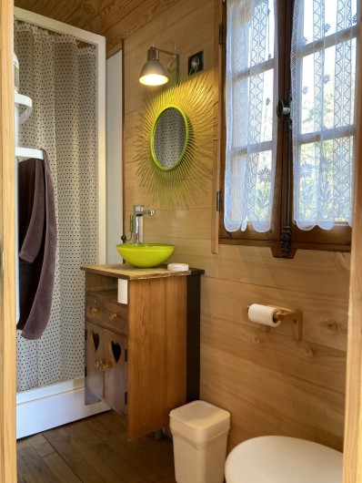 Location de vacances - Chalet à Saissac - coin salle d'eau