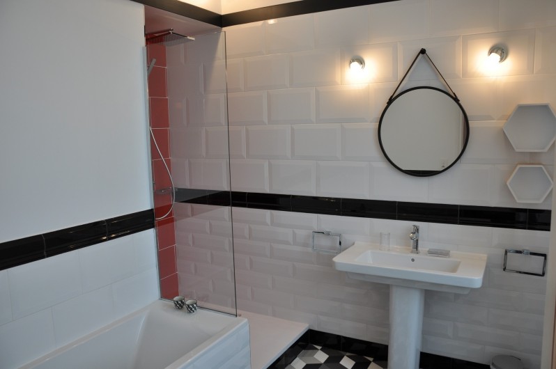 Location de vacances - Château - Manoir à Beychac-et-Caillau - Salle de bain chambre 1947