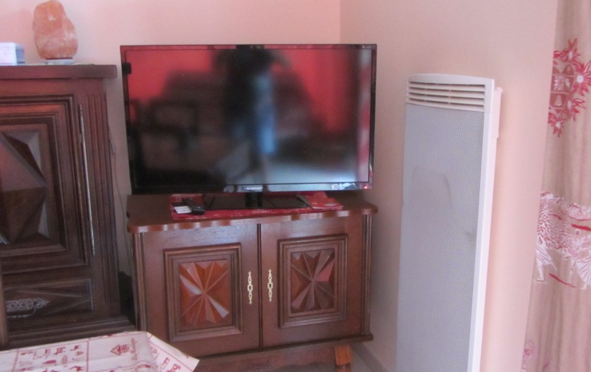Location de vacances - Appartement à Faverges - Télévision écran plat dans la salle à manger/salon