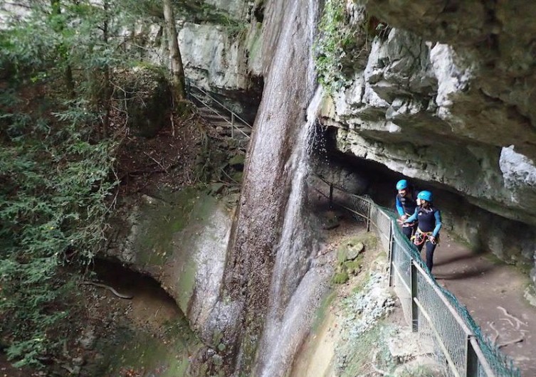 Location de vacances - Appartement à Faverges - La cascade d'Angon