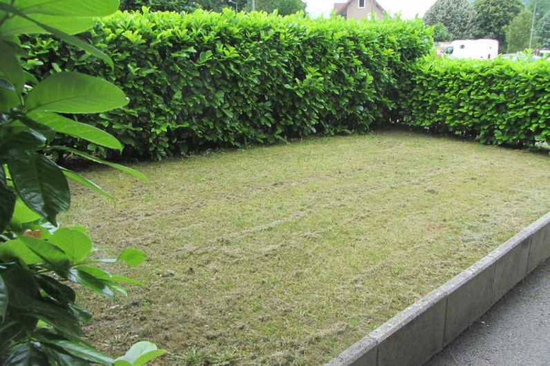 Location de vacances - Appartement à Faverges - jardin