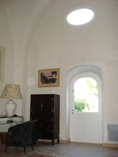 Location de vacances - Maison - Villa à Villedieu - Salon sous voute (ancienne chapelle)