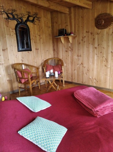 Location de vacances - Chambre d'hôtes à Saint-Martial-Entraygues - Intérieur de la cabane "Pin en Vert"