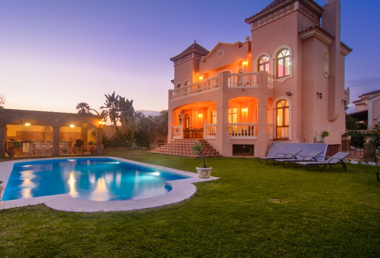 Location de vacances - Chalet à Marbella - 6 bedroom villa with large pool and BBQ area