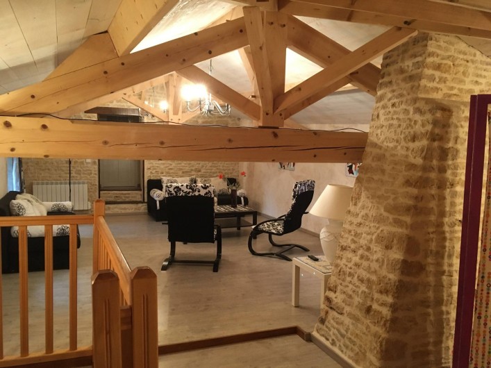 Location de vacances - Gîte à Xaintray - Grand salon, deux canapés lits (140)