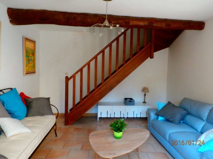 Location de vacances - Mas à Monteux - Le salon vu depuis l'extérieur