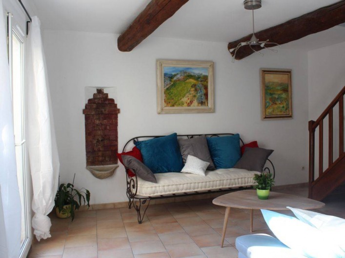 Location de vacances - Mas à Monteux - Le salon vu depuis le séjour