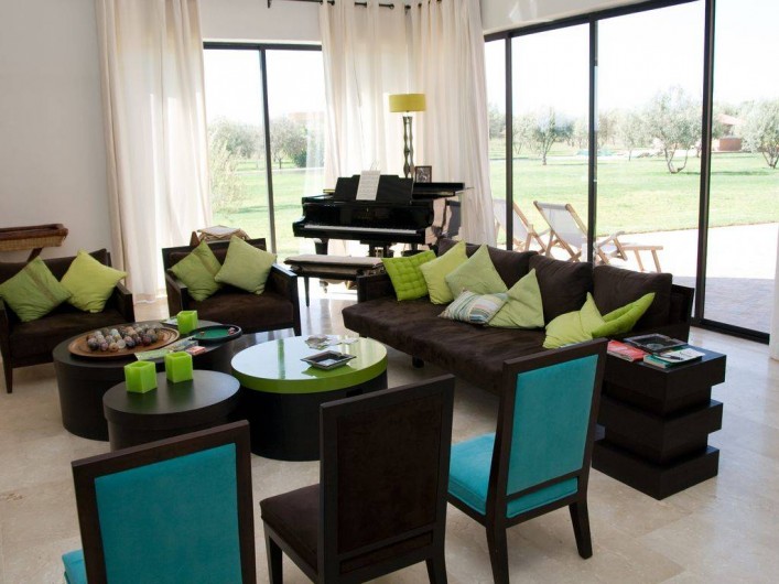 Location de vacances - Villa à Marrakech - Salon Piano avec Baby Grand Piano Kaway