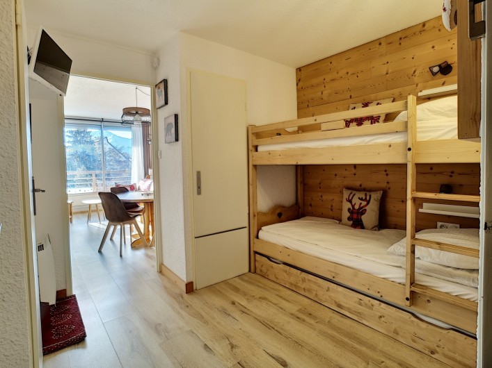 Location de vacances - Appartement à Les Deux Alpes - Coin montagne séparé avec TV