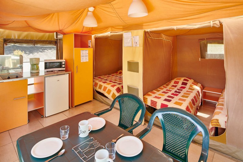 Location de vacances - Camping à Biarritz - Intérieur Bungalows toilés - Biarritz Camping